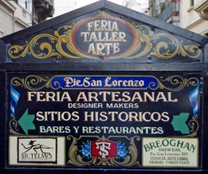 San Lorenzo faire sign